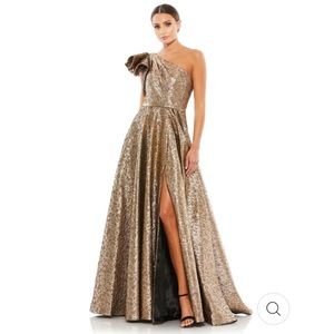 Mac Duggal ONE-SHOULDER METALLIC BALLGOWN